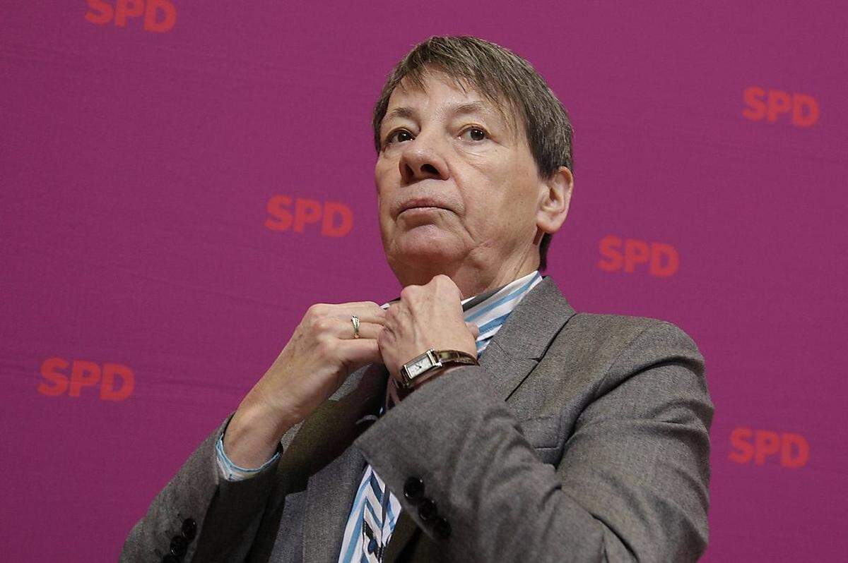 Barbara Hendricks (61, SPD) war nicht unter den Fixstartern für ein Regierungsamt. Die bisherige SPD-Schatzmeisterin und ausgebildete Historikerin hat sich aber als rundum seriöse Finanzexpertein einen Namen gemacht, auch als parlamentarische Staatssekretärin. Das Umweltministerium ist daher nicht unbedingt die logische Wahl.