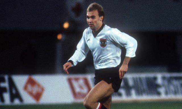 Gerhard Rodax in einem Länderspiel 1987