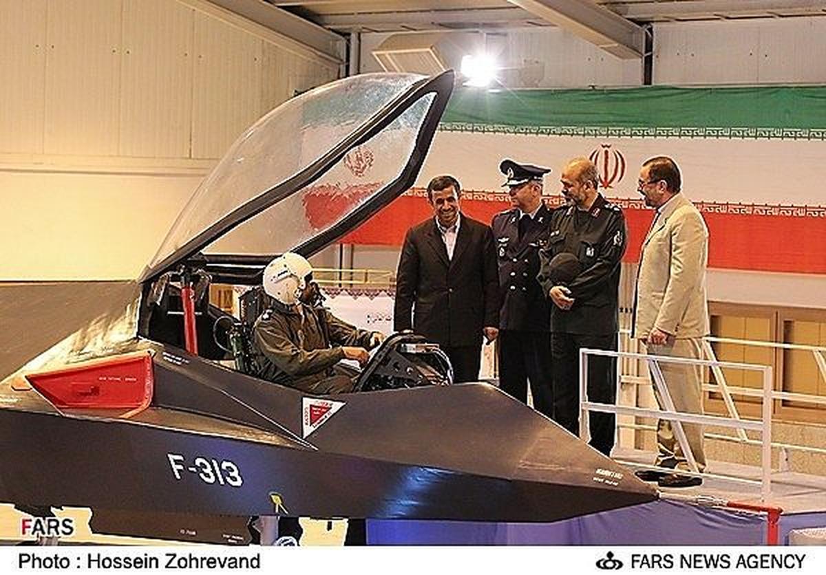 Muss ein ungemütliches Ding sein... (im Bild stehend links Irans Ex-Präsident Mahmoud Ahmadinedschad)