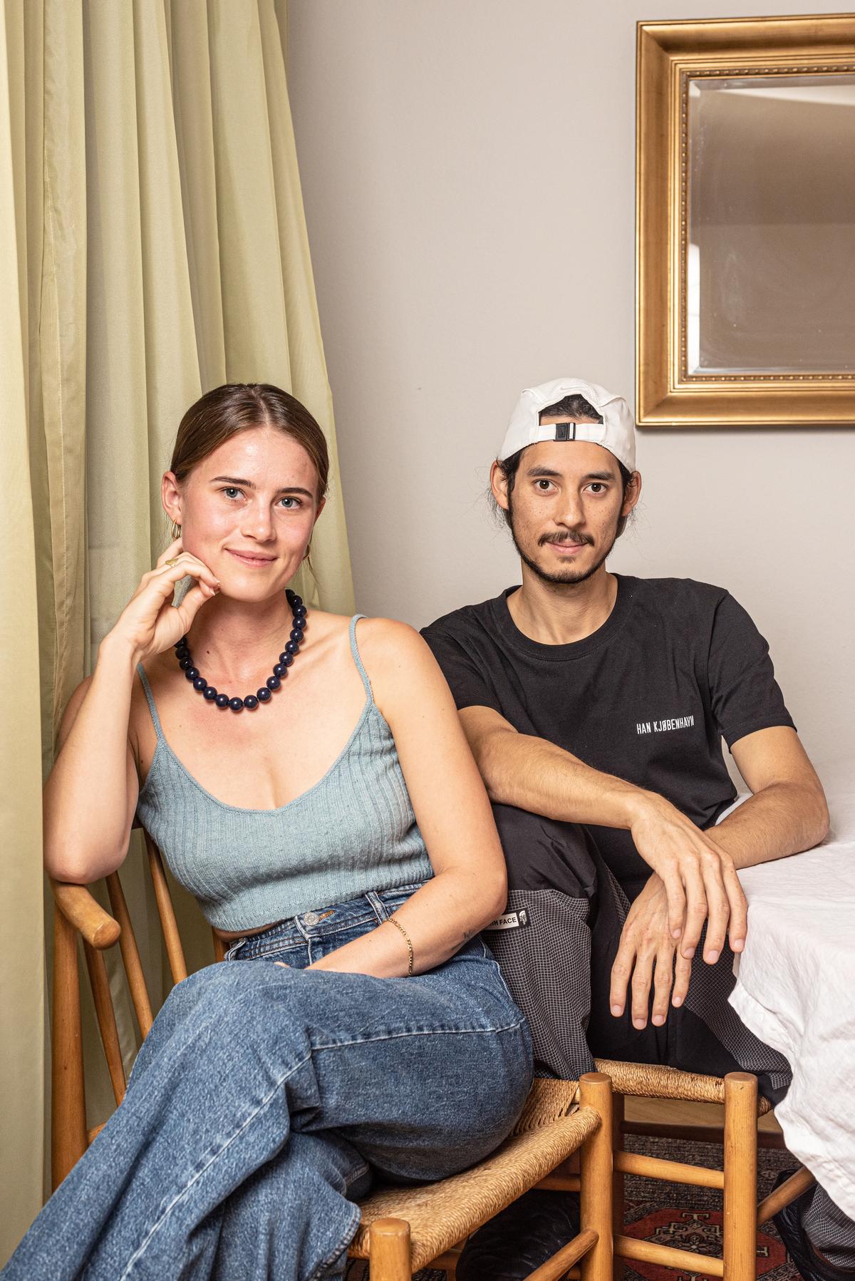 Viola Aimée Waldeck und Lukas Anton Stein sind beides, kreative Köpfe und werkelnde Hände hinter dem Koch-Duo „Tingeling“. Was mit einer Menge Sichuan-Chili-Öl begann, hat sich nun auch als Pop-up-Küche bewährt. Am Food-Festival „Pop Chop“ hostet das Duo eine Dinnerparty samt mehrgängigem Menü. 8. und 9. 10., Hotel am Brillantengrund.