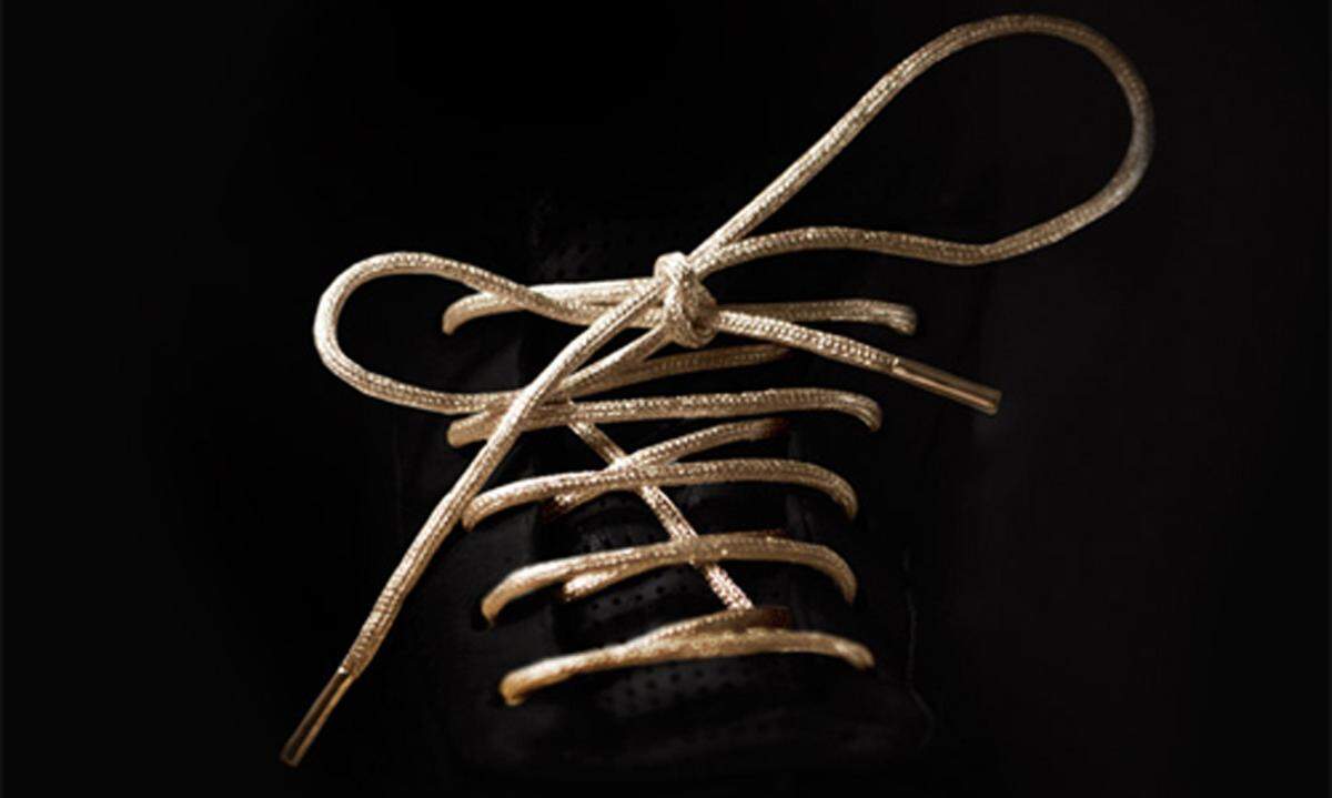 Goldig geht es auch bei diesen Schuhbändern zu. Sie sind mit Goldfäden gefertigt und kosten 19.000 Dollar.