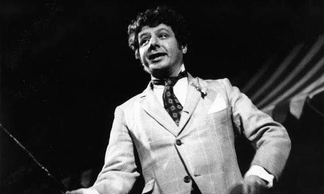 Bissiger Interpret von Nestroy-Rollen: Heinz Petters als Arthur in der Posse „Umsonst!“ 1974 im Volkstheater.