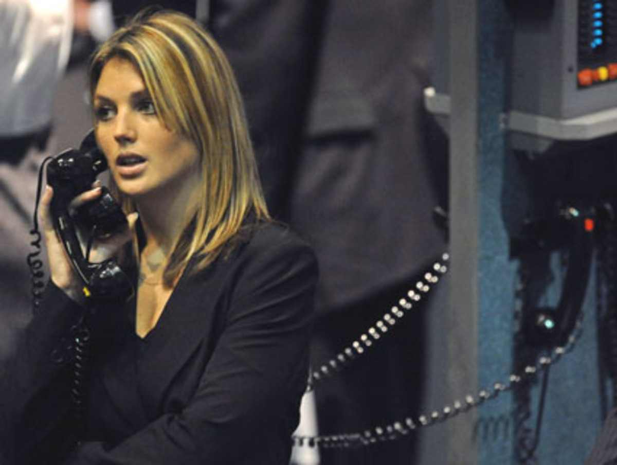 Das optimistische Bild, das die Börsen noch gegen Ende des vergangenen Jahres vermittelt haben, brach zuletzt ein. Vor allem Finanzwerte purzeln seitdem in den Keller.  Zahlreiche Marktbeobachter rechnen fest damit, dass auf jüngsten Milliardenabschreibungen weitere folgen werden.