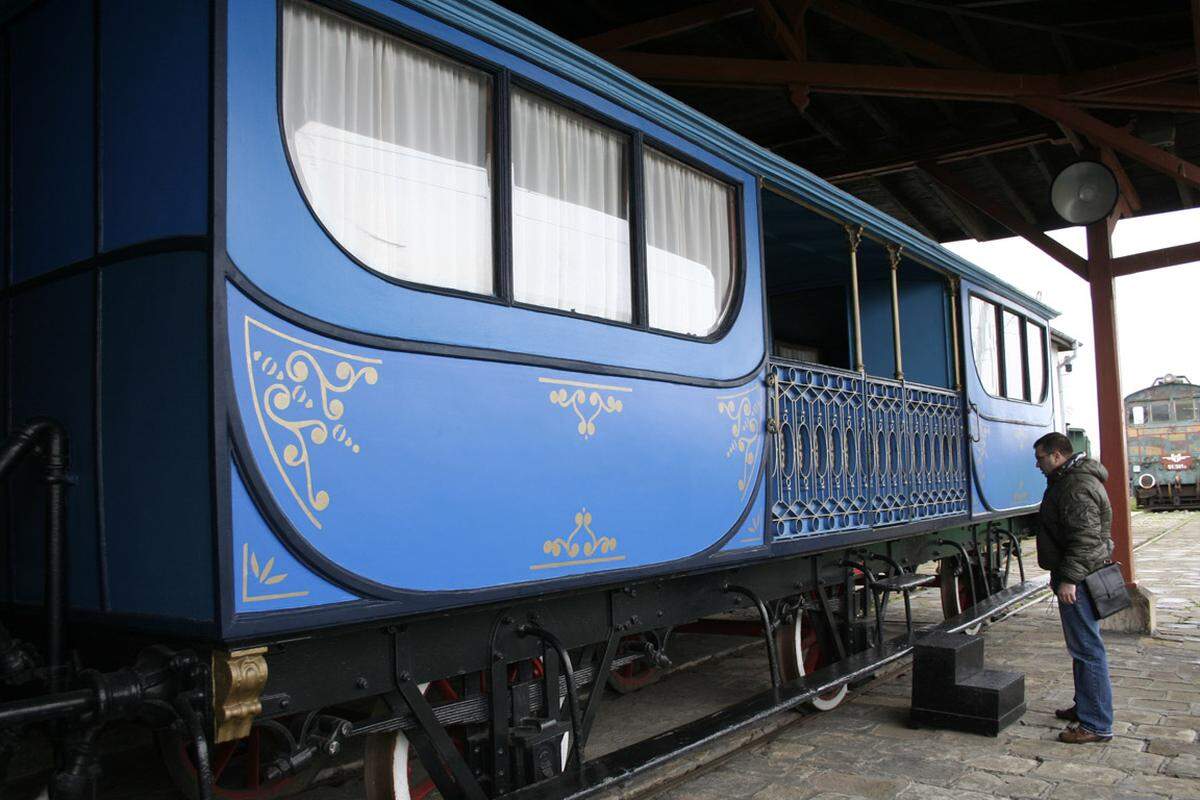 Der Eisenbahnwaggon, mit dem der osmanische Sultan Abdulaziz 1867 seine erste Europareise antrat. Er steht heute im Transportmuseum der Stadt Russe, dort, wo einst der erste Bahnhof auf bulgarischem Boden eröffnet wurde, gleich neben dem Donauufer.
