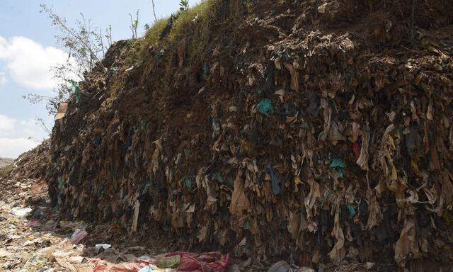 großer Bestandteil des Mülls auf der Dandora-Müllhalde in Nairobi.