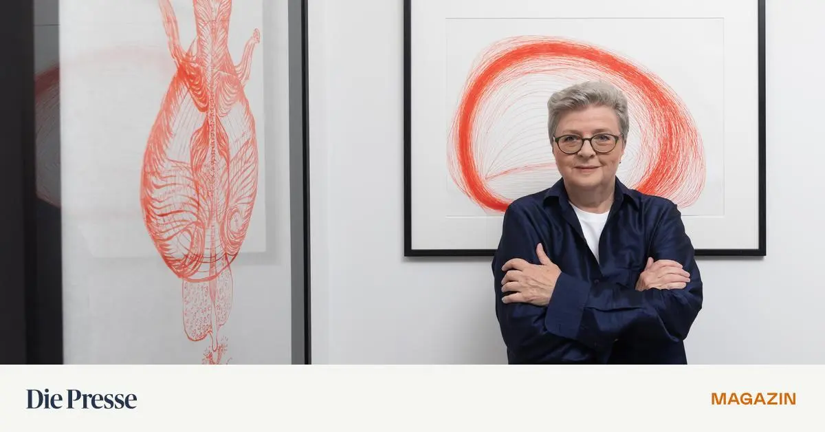 Hannah-Riegers-Art-brut-Sammlung-Eine-Wohnung-voller-wilder-Bilder