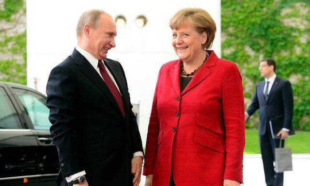Deutschlands Bundeskanzlerin Angela Merkel setzte beim Treffen mit Putin 2012 auf Diplomatie. 