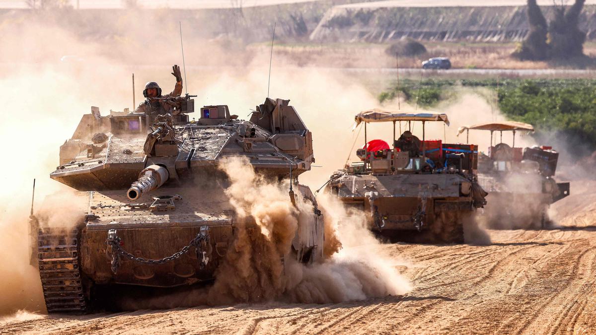 Israelische Panzer auf dem Vormarsch. Das Militär rückt erneut in Gebiete vor, in denen die Hamas eigentlich schon als besiegt galt.