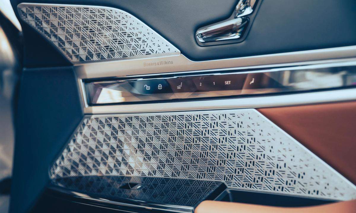 Mit kunstfertiger Ausführung und Manufaktur-Anmutung macht BMW den Exoten das Leben schwer.