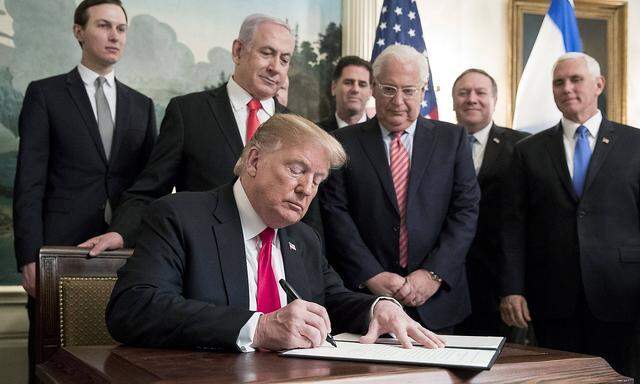 US-Präsident Trump besiegelt mit seiner Unterschrift ein Golan-Dekret