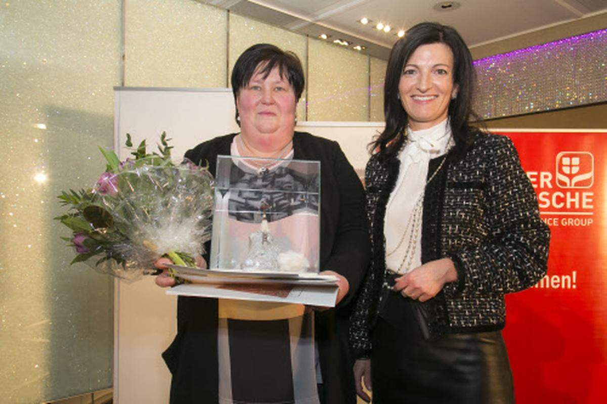 Siegerin Silvia Kronlachner mit FiW OÖ-Landesvorsitzende Margit Angerlehner (v.l.)