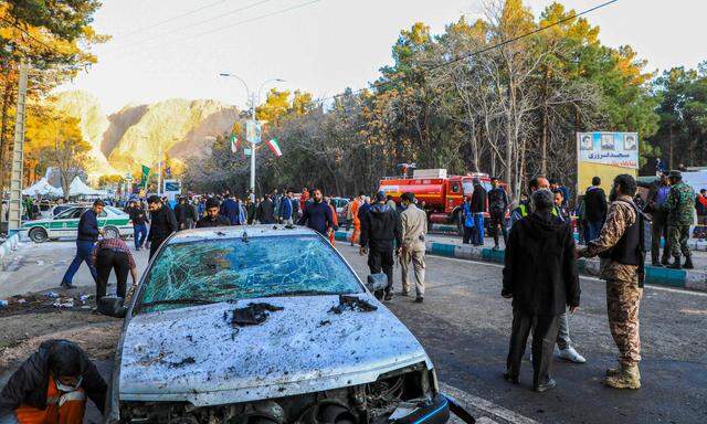 Am Mittwoch hatten sich zwei Selbstmordattentäter in der Stadt Kerman in die Luft gesprengt. 