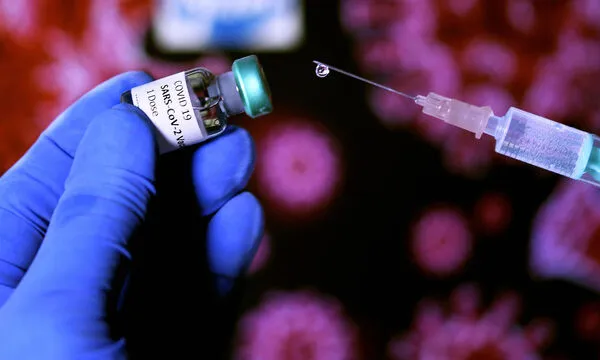 COVID 19 BIONTECH PFIZER SARS-CoV-2 VACCINE Impfung- Impfstoff Stock Bilder vom 11.11.2020 Meerbusch *** COVID 19 BIONT