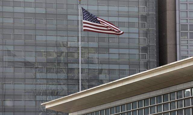Fahne auf US-Botschaft