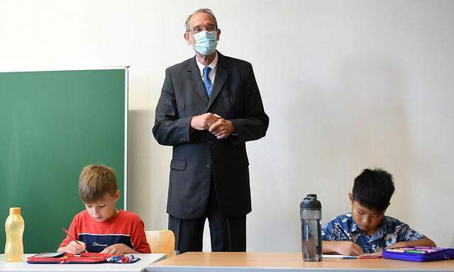 Bildungsminister Heinz Faßmann anl. eines Besuches einer Sommerschule im Gymnasium Purkersdorf