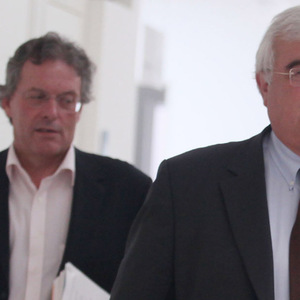 Bürgermeister Dobusch, Stadtrat Mayr (links)