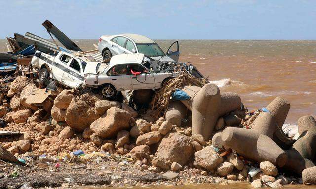 Der libysche Staatsanwalt Al-Sedik al-Sur hat wegen der Dammbrüche Ermittlungen aufgenommen. 