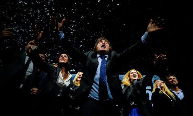 Wahlkampffinale der Extreme: Javier Milei von der ultrarechten Parteienkoalition La Libertad Avanza will Argentinies Staatspräsident werden. 