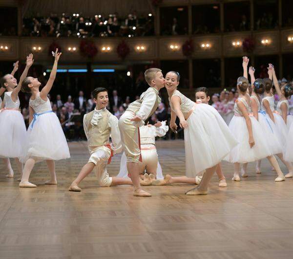 Die Schülerinnen und Schüler der Ballettakademie der Staatsoper. 