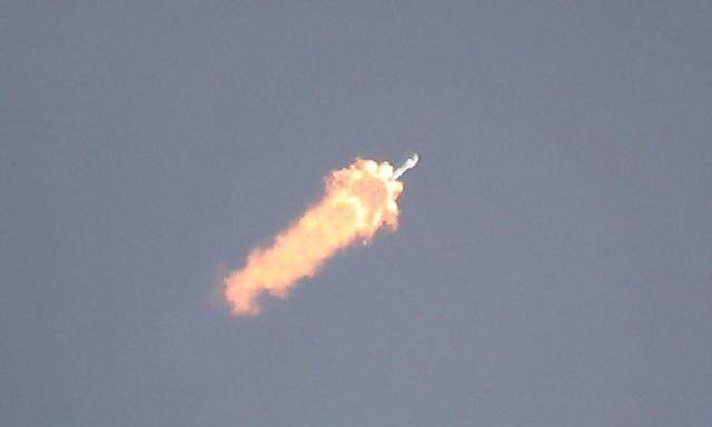 Die "Falcon 9"-Rakete über Cape Canaveral.