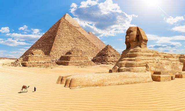 In Gizeh werden Sie die Pyramiden und die Sphinx bestaunen.