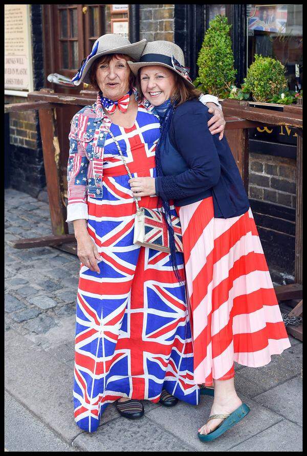 Union Jack in allen Varianten musste es für diese Fans in Windsor sein.