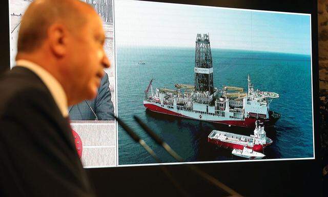 Erdogan präsentierte das neue türkisceh Erdgasfeld.