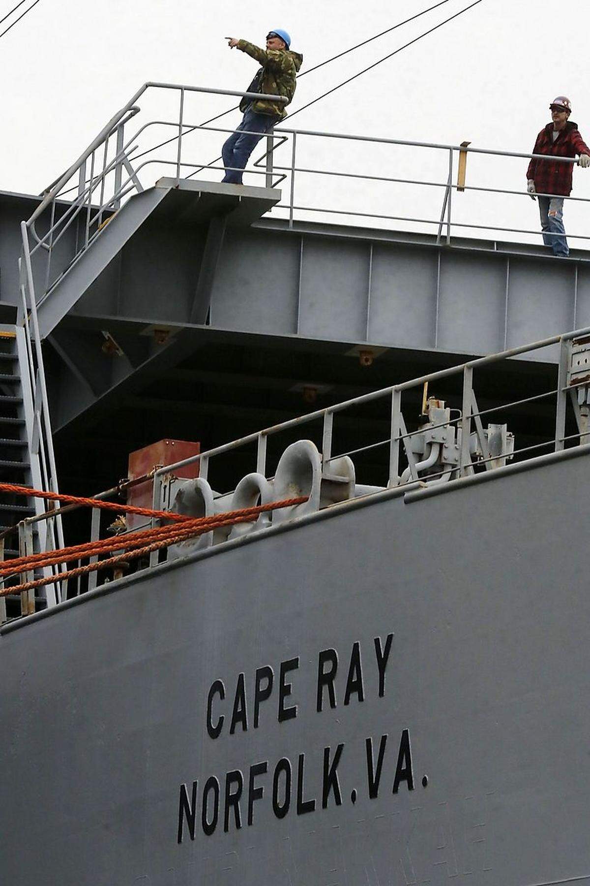 Die Zerstörung Syriens Chemiewaffenbestände ist eine heikle Mission an der mehrere Staaten beteiligt sind: Die "MV Cape Ray" verließ im Jänner 2014 den Hafen Norfolk, US-Bundesstaat Virginia, und nahm Kurs Richtung Mittelmeer. Vor Kalabrien soll sie ihre giftige Fracht aufnehmen, um sie der Vernichtung zuzuführen. Ein Rundgang in Bildern. (hd/wg)