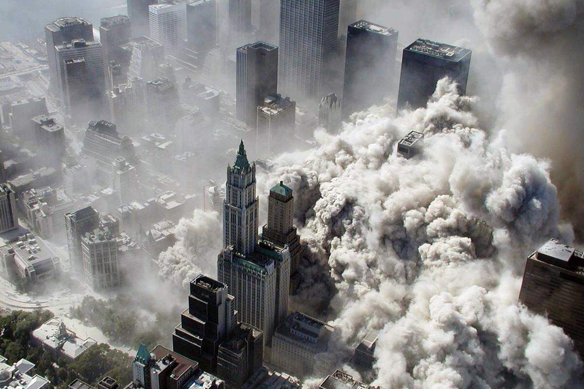 Mehr als zehn Jahre nach den Terroranschlägen vom 11. September auf das World Trade Center in New York (Bild) und das Pentagon in Washington hat das Verfahren gegen die fünf mutmaßlichen Hauptverantwortlichen begonnen. Den Angeklagten droht bei einem Schuldspruch durch das Militärsondergericht in Guantanamo Bay auf Kuba die Todesstrafe.