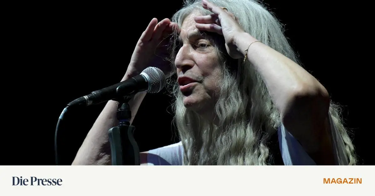 Patti-Smith-mit-Taschentuch-premium-