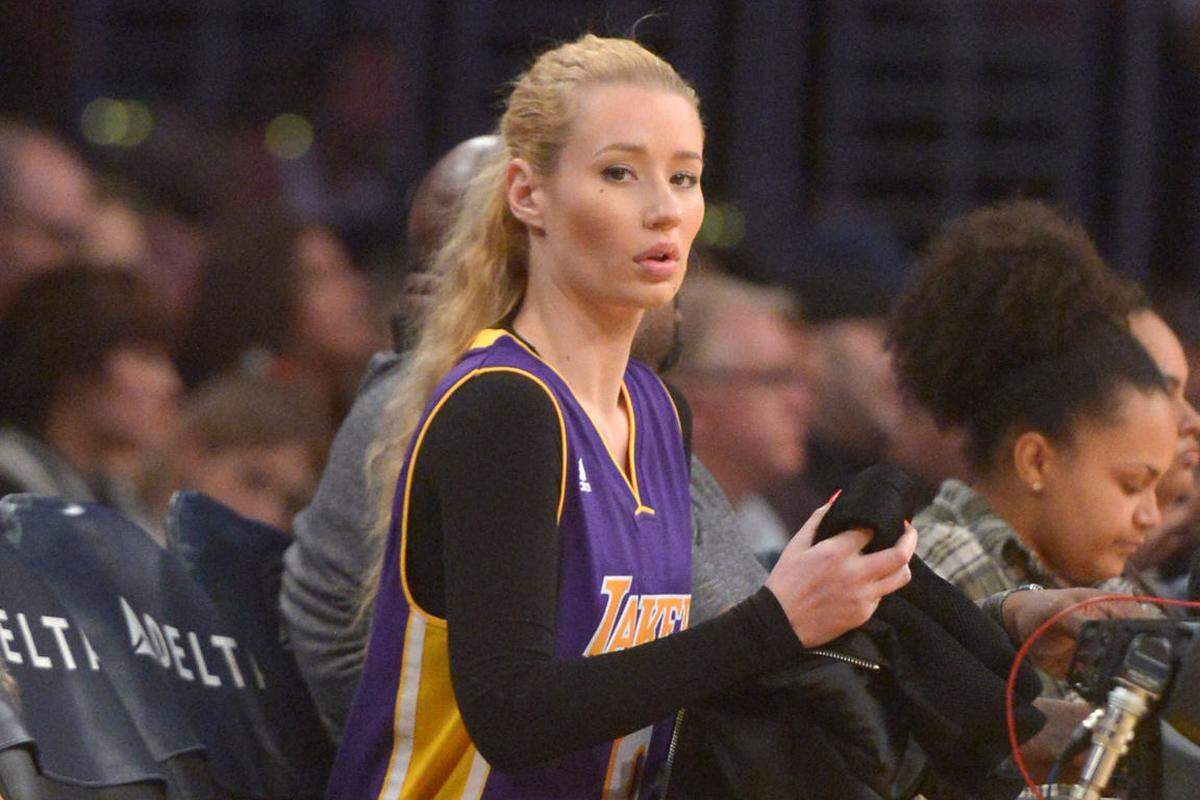 Die Popsängerin Iggy Azalea bei einem NBA-Spiel zwischen den Minnesota Timberwolves und den Los Angeles Lakers.