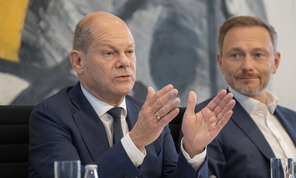 Scholz und Lindner bei der Pressekonferenz am Sonntag.