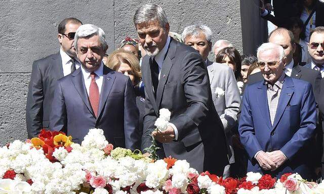 George Clooney mit dem armenischen Präsidenten, Sersch Sargsjan