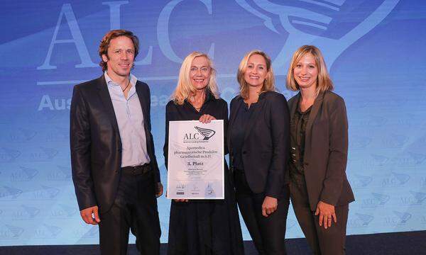 Das erfolgreiche Apomedica-Team (v. l.) die Geschäftsführer Martin Überhuber und Ruth Fischer, HR-Leiterin Angela Kramer und Finanz-Leiterin Tanja Paulitsch.