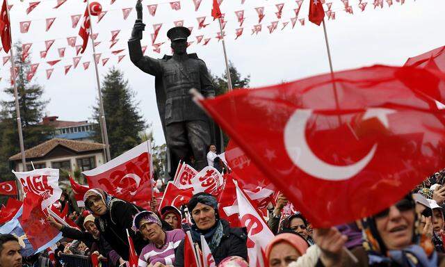 Unterstützer von Präsident Erdogan in der türkischen Schwarzmeerstadt Rize.