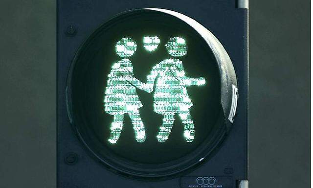 Hetero- und (wir hier im Bild) homosexuelle Ampelpaare in Wien