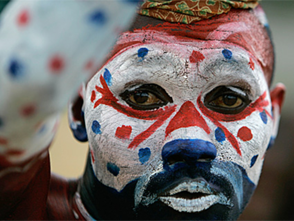 Der winzige Aktienmarkt des westafrikanischen Musterlandes ist der Überraschungssieger. Bloß: Ghana könnte seinen guten Ruf verspielen. Die aktuelle Präsidentenwahl führte zu Gewaltausbrüchen, es kam zu Unregelmäßigkeiten bei der Stimmenabgabe.Und: Die Liquidität ist so gering, dass die Handelszeit an manchen Tagen nur eine halbe Stunde dauert. Manchmal findet nicht einmal ein Börsenhandel statt. Zudem wurde die Mikrobörse gerade erst auf Computer umgestellt...