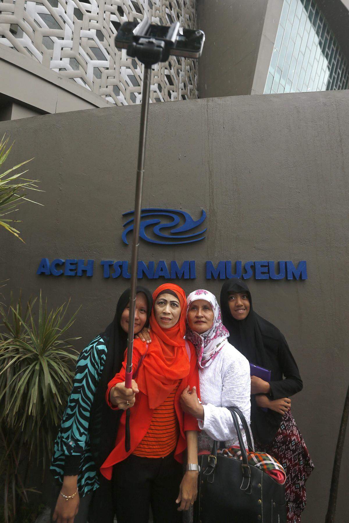 In der wiederaufgebauten Stadt Banda Aceh ist das Tsunami-Museum ein reger Anlaufpunkt für Touristen der Region geworden.