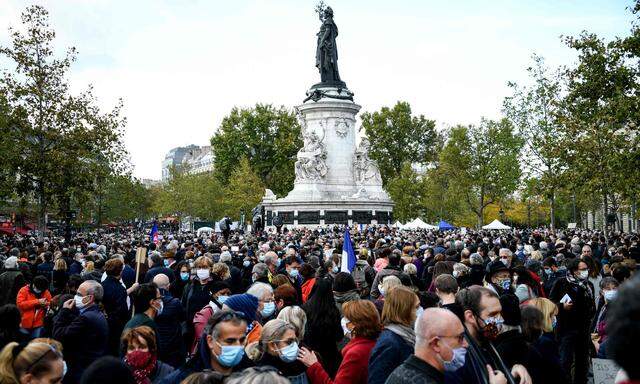 Großdemonstration am Place de la République in Paris: Auch in anderen Städten Frankreichs wurde für Meinungsfreiheit demonstriert.