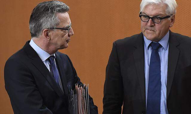Keine Freude bei CDU (Innenminister Thomas de Maiziere) und SPD (Außenminister Frank-Walter Steinmeier) mit der österreichischen Obergrenze.