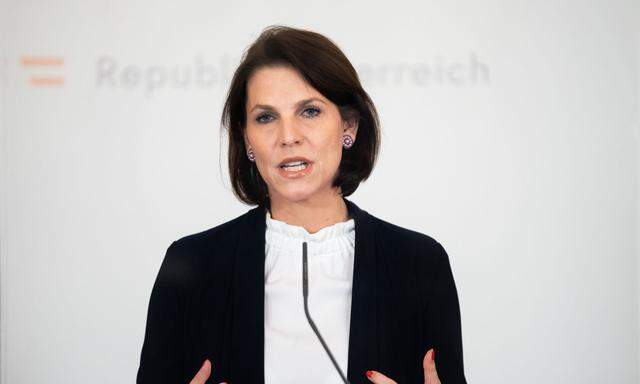  Verfassungsministerin Karoline Edtstadler (ÖVP) 