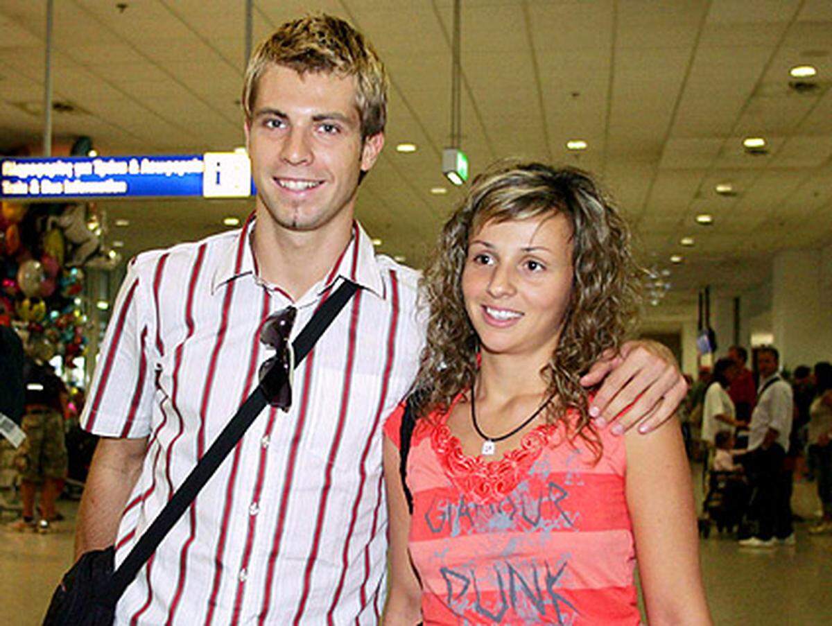 Junges Paar. Mit Anja (23) hat Andreas Ivanschitz einen kleinen Sohn (Ilia; geboren am 7. April 2007). Die Burgenländerin kennt er seit 2005. Geheiratet wurde im Vorjahr.