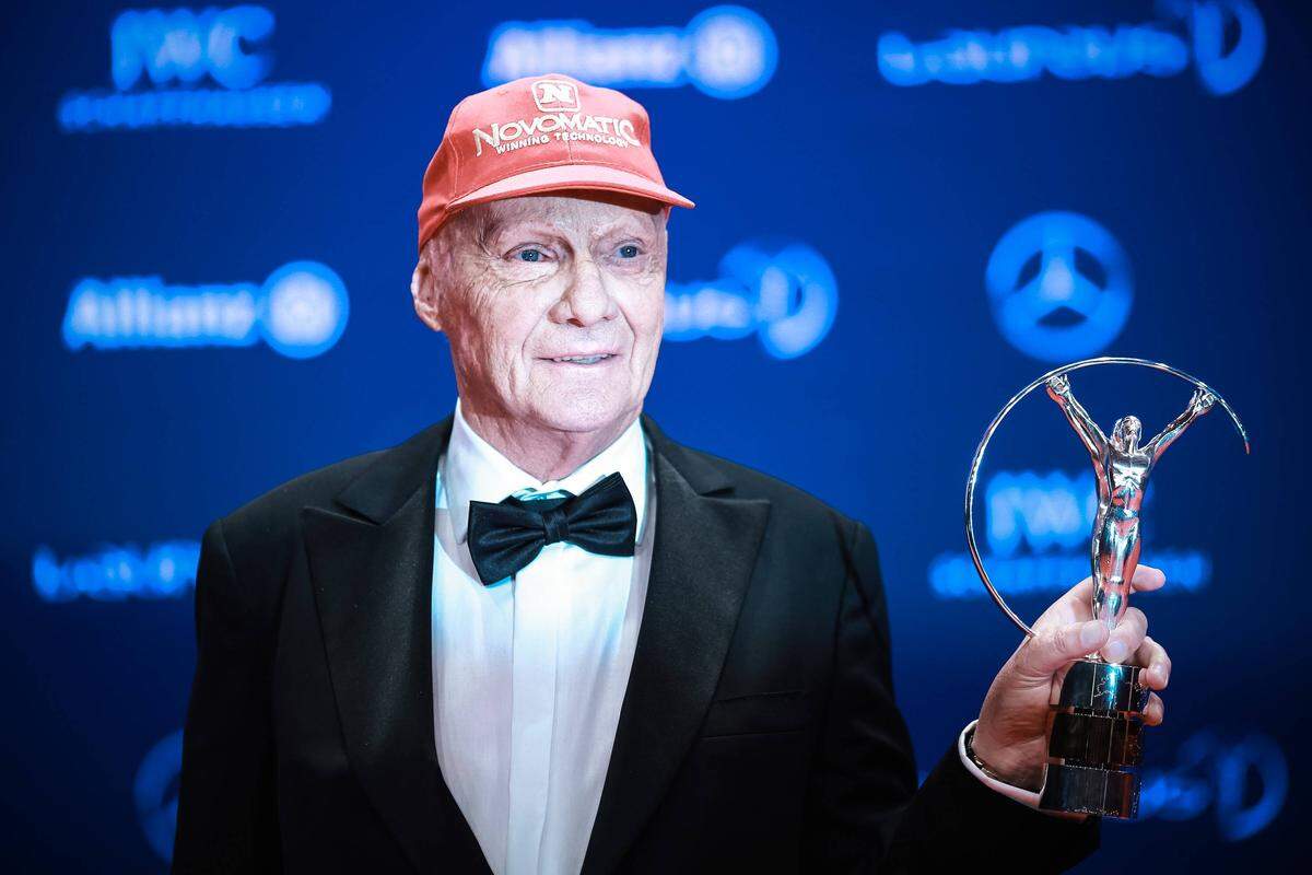 2016 erhält Lauda bei den Laureus World Sports Awards den Preis für sein Lebenswerk.