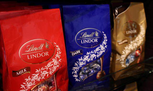 Der Schweizer Schokoladenhersteller Lindt & Sprüngli hat im vergangenen Jahr beim Umsatz erstmals die Fünf-Milliarden-Franken-Marke überschritten.
