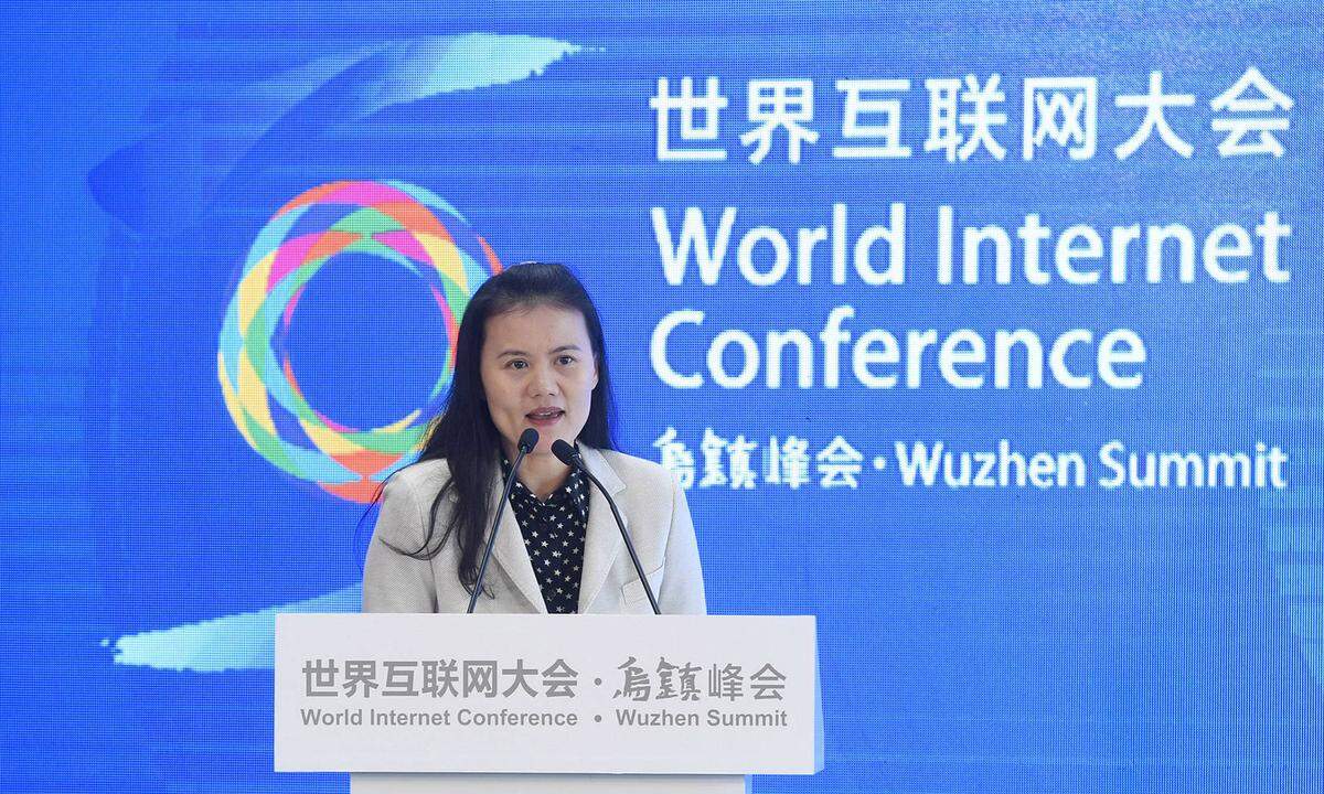 Peng Lei (46) ist Mitbegründerin des Internethändlers Alibaba, gemeinsam mit ihrem Mann investierte die ehemalige Lehrerin in das Startup ihres Kollegen Jack Ma. Bei Alibaba war sie zunächst für Personal zuständig und übernahm dann weitere Führungspositionen im Konzern. Der Hurun Report schätzt ihr Vermögen heute auf 5,8 Milliarden Dollar. Alibaba-Chef Jack Ma ist heute übrigens der reichste Chinese (&gt;&gt;&gt; mehr dazu).