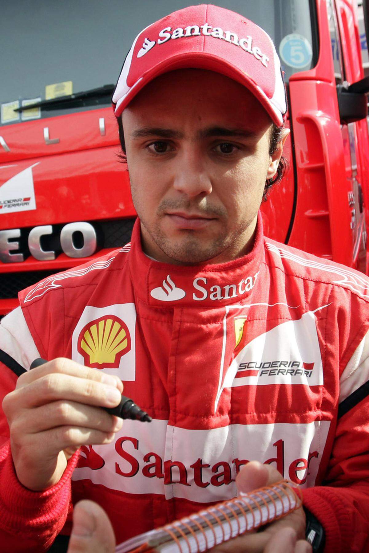 Felipe Massa (BRA)  Geboren: 25. April 1981 in Sao Paulo  Erster Grand Prix: 3. März 2002 Australien  Erster GP-Sieg: 27. August 2006 Türkei  GP-Starts: 134  GP-Siege: 11  Bisherige Teams: Sauber (2002, 2004-2005)  Größter Erfolg: WM-Zweiter 2008