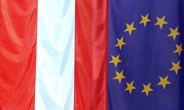 Oesterreich und EU-Fahne