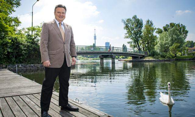 Daheim in Floridsdorf, aber sonst viel unterwegs: Michael Ludwig ist kommende Woche mit Michael Häupl beim Life Ball. Und beim Ramadan-Fastenbrechen.