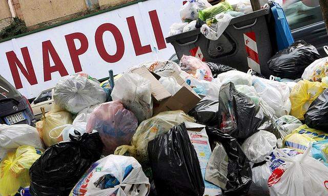 ITALY WASTE CRISIS