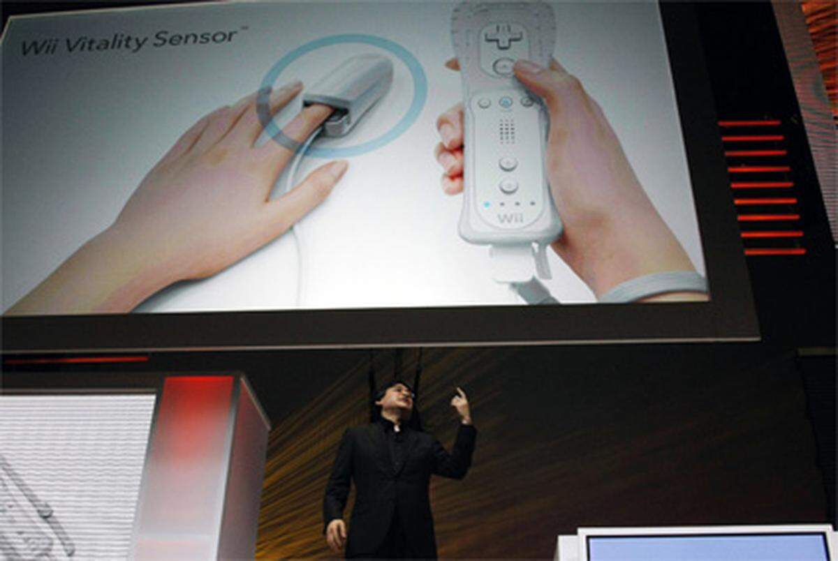 Neu ist ein "Vitality Sensor", der wie ein Pulsmesser im Krankenhaus am Finger befestigt wird. Kommende Spiele sollen darüber den Gemütszustand des Spielers feststellen und sich dementsprechend anpassen.